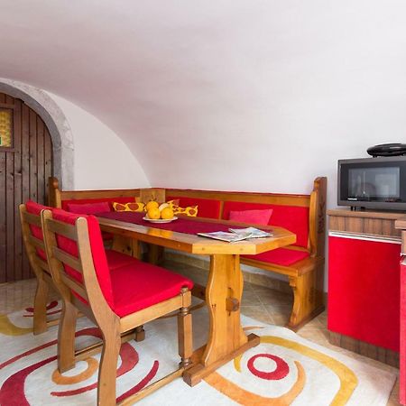 Apartments Bernarda Skrbcici Екстер'єр фото