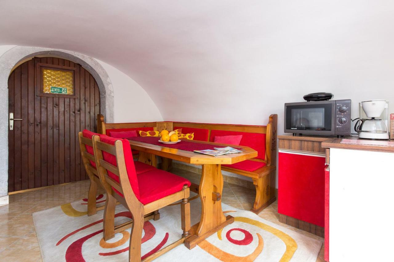 Apartments Bernarda Skrbcici Екстер'єр фото