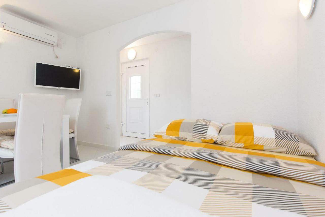 Apartments Bernarda Skrbcici Екстер'єр фото