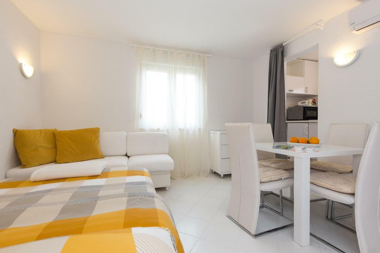 Apartments Bernarda Skrbcici Екстер'єр фото